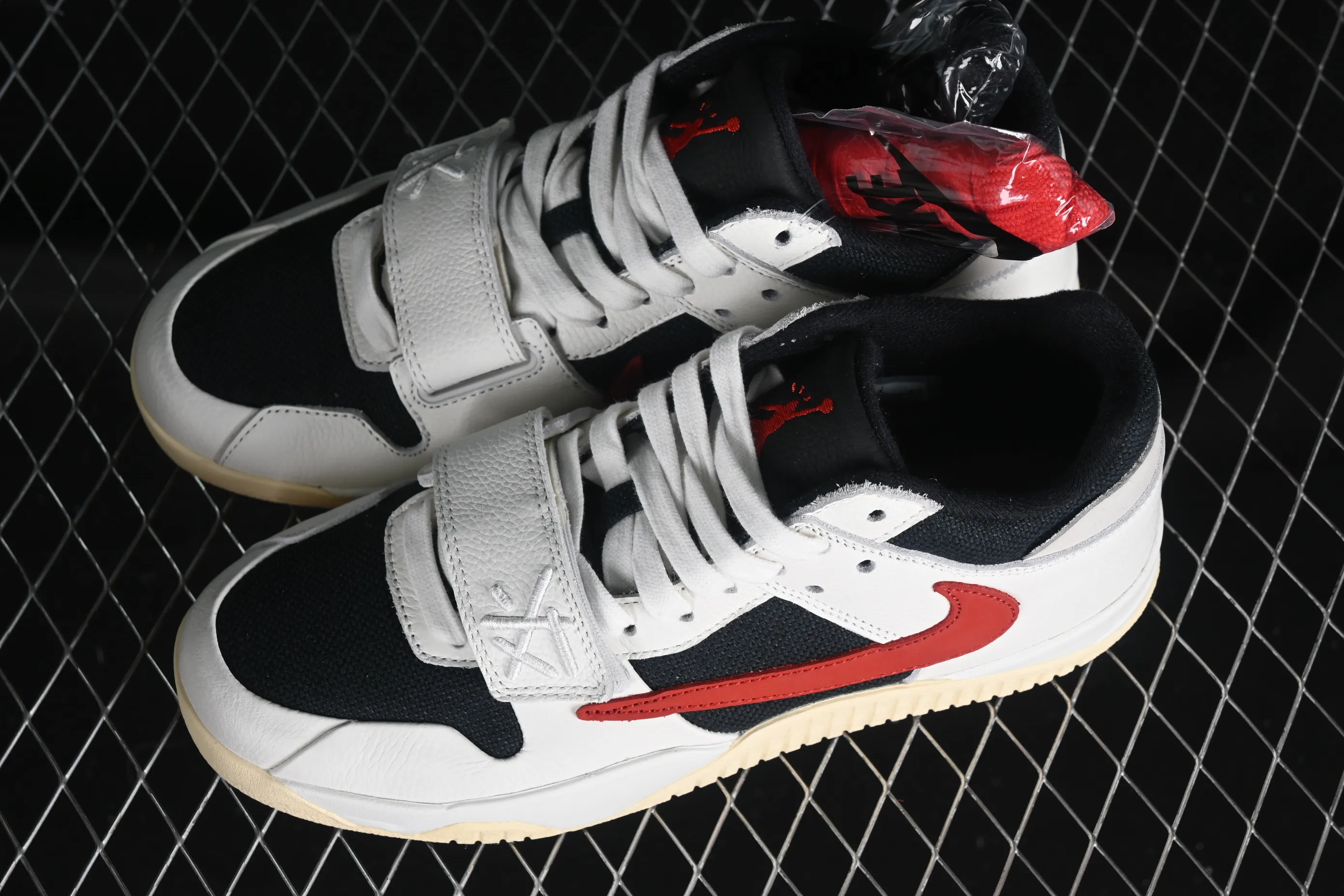 All categories Air Jordan Jordan series basketball shoes Air Jordan 1 Low J version Travis Scott x Jordan Jumpman Jack TR "University Red" AJ1 Joe 1 hook and loop fashion basketball shoes FZ8117-101